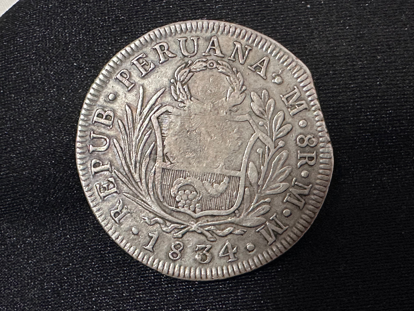 8 Reales 1834 Perú con resello YII
