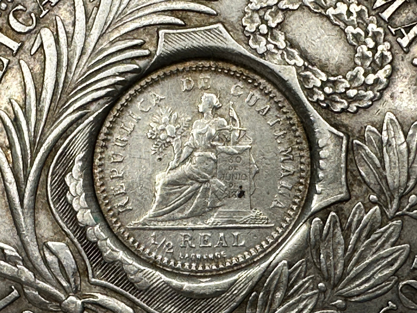 1 sol Peru 1892 con resello de Guatemala