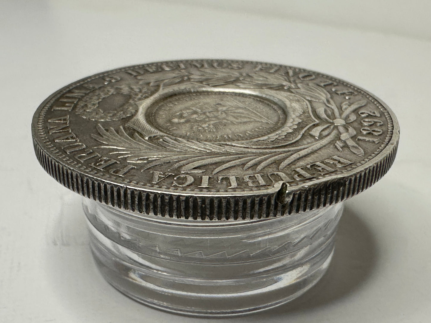 1 sol Peru 1892 con resello de Guatemala