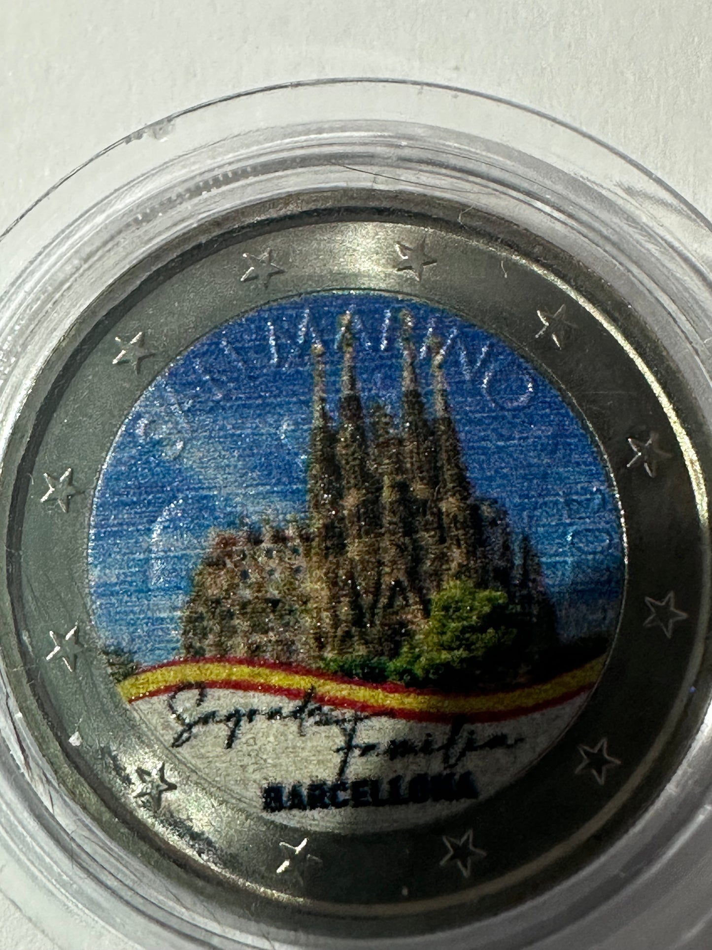 2 euros San Marino 2022 y Sagrada Familia Barcelona en Color