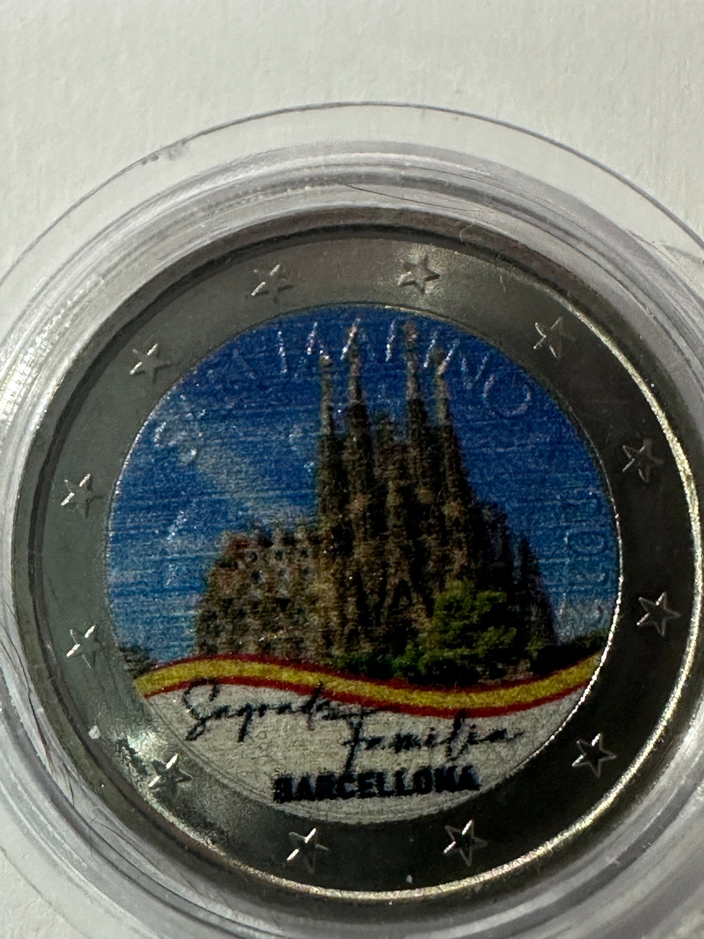 2 euros San Marino 2022 y Sagrada Familia Barcelona en Color